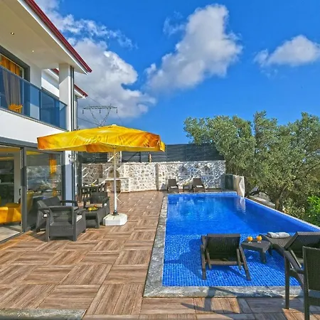 Karaca Villa *